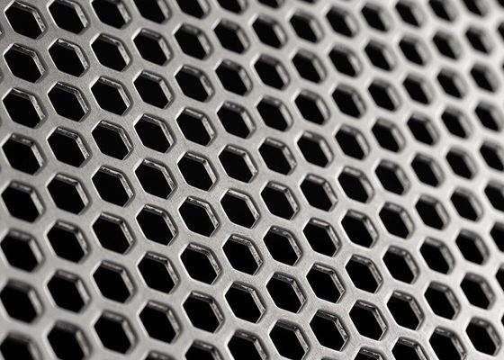 پنل فلزی سوراخ شده با مقاومت بالای خوردگی با الگوهای سوراخ های مختلف برای فیلتر سازی صنعتی