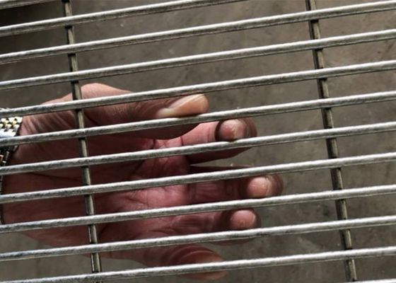 8# 358 مش سیم ضد صعود 13x75mm سوراخ گالوانیزه مش جوش ورق مقاومت در برابر زنگ زدگی