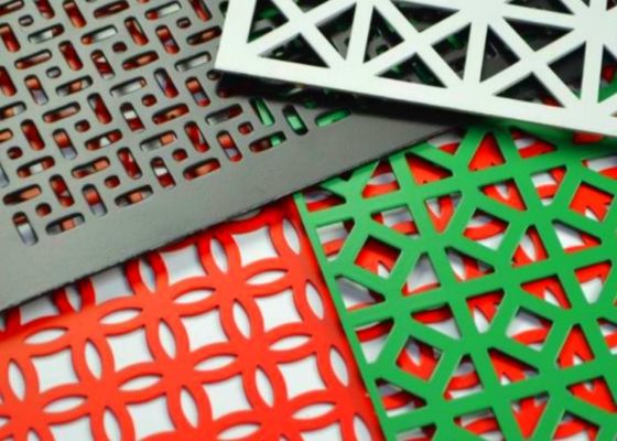 سطح باز و بالا صفحات فلز سوراخ شده فلز پی وی سی پوشش دکوراسیون سوراخ اندازه 0.1mm