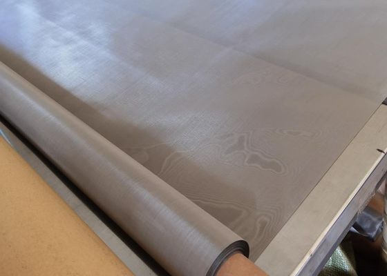 پرده شبكه بيني انعطاف پذير از فولاد ضد زنگ در رولها با انواع مختلف بافت برای استفاده در صنعت تصفيه