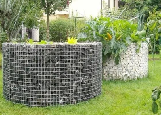 مش سیم جوش داده شده سنگین که به عنوان گابیون تزئینی در ساخت و ساز محوطه استفاده می شود