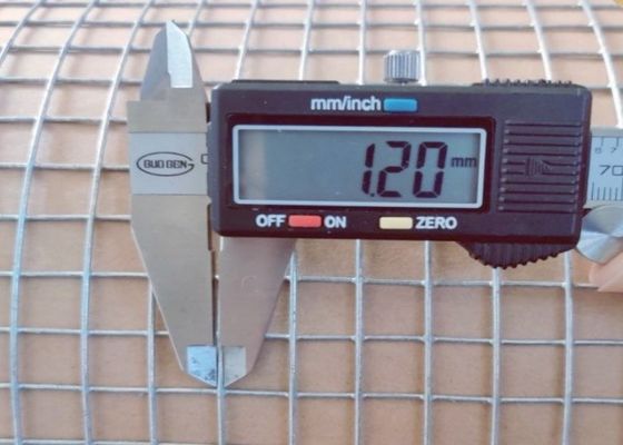 توری مش جوشی گالوانیزه الکتریکی با طول رول 50 متر و عرض 0.5 متر برای محوطه های حیوانات