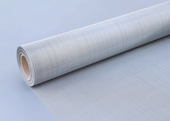 برای جلوگیری از مگس‌ها، پشه‌ها و سایر حشرات کوچک در برابر زنگ‌زده توری صفحه‌نمایش فولاد ضد زنگ مقاوم است.